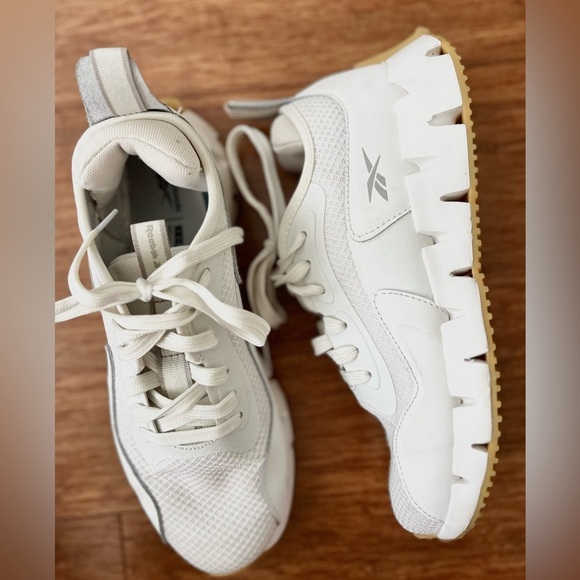 Sneakers Reebok White Galaxy 1 Athletic Old School Running Workout 7.5 - Picture 3 of 10